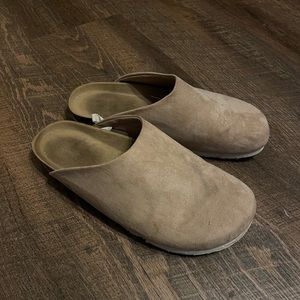 Universal Thread Clogs